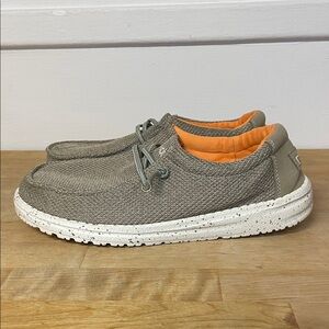 Hey Dude Wally Sox Sahara slip on casual shoes women’s size 5 Youth size 4